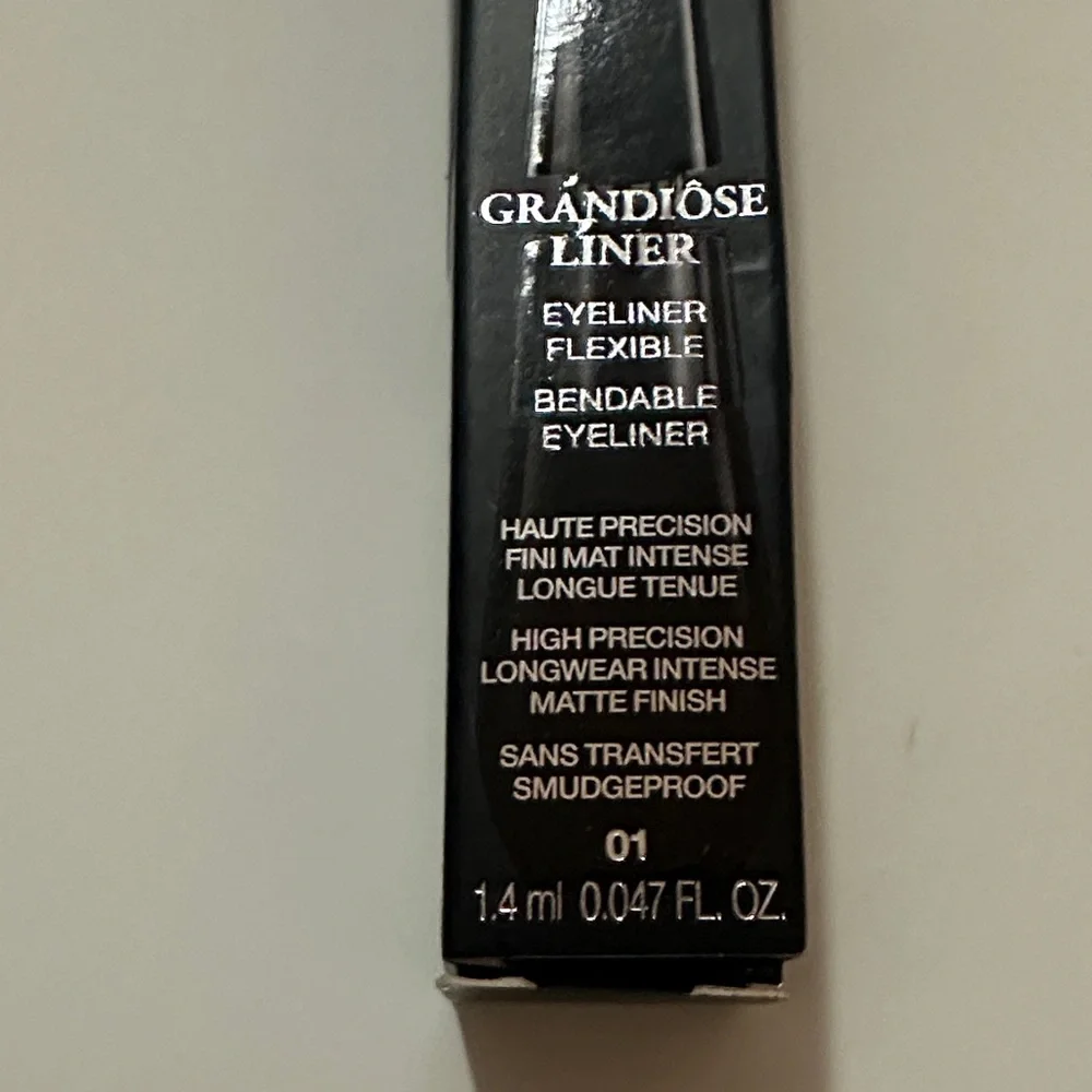 Lancôme Grandiose Flexible Eyeliner - Noir Mirifique 01 - Picture 4 of 6
